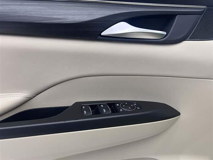 Фото 6 - Buick GL8 ES