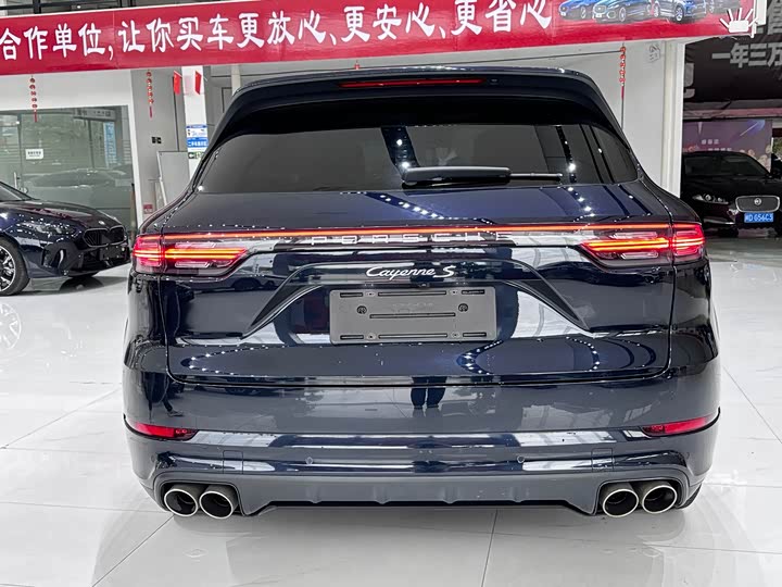 Фото 8 - Porsche Cayenne