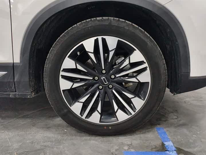 Фото 6 - Bestune T77