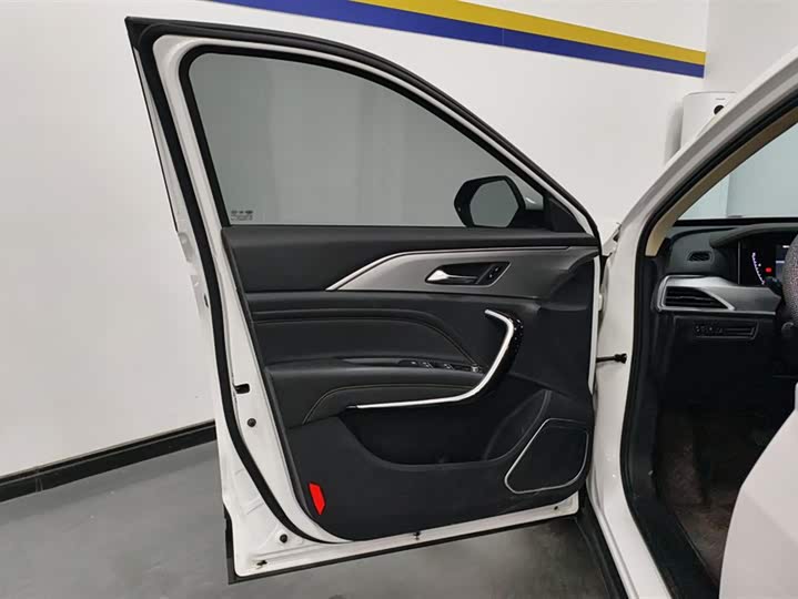 Фото 7 - Bestune T77