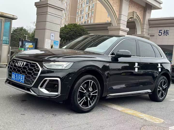 Фото 1 - Audi Q5L