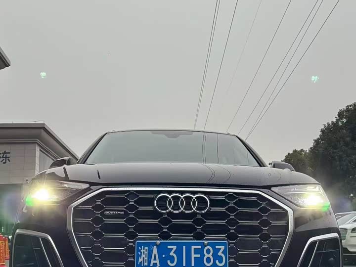 Фото 2 - Audi Q5L