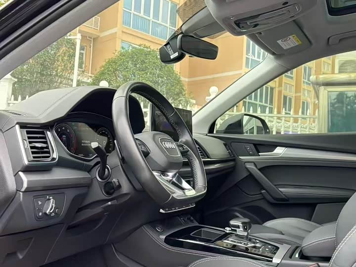 Фото 4 - Audi Q5L