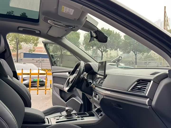 Фото 7 - Audi Q5L