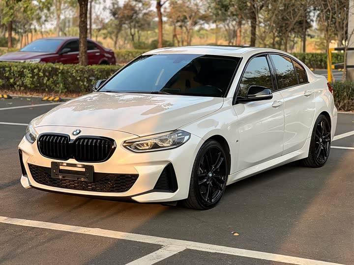 Фото 1 - BMW 1 Series