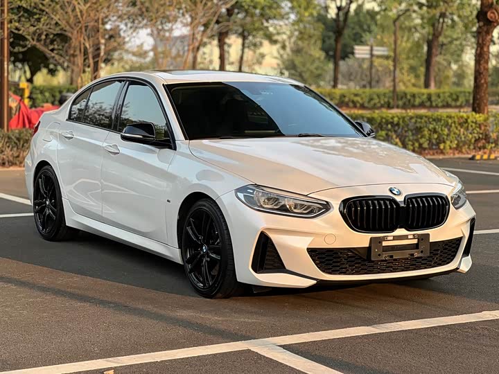 Фото 3 - BMW 1 Series