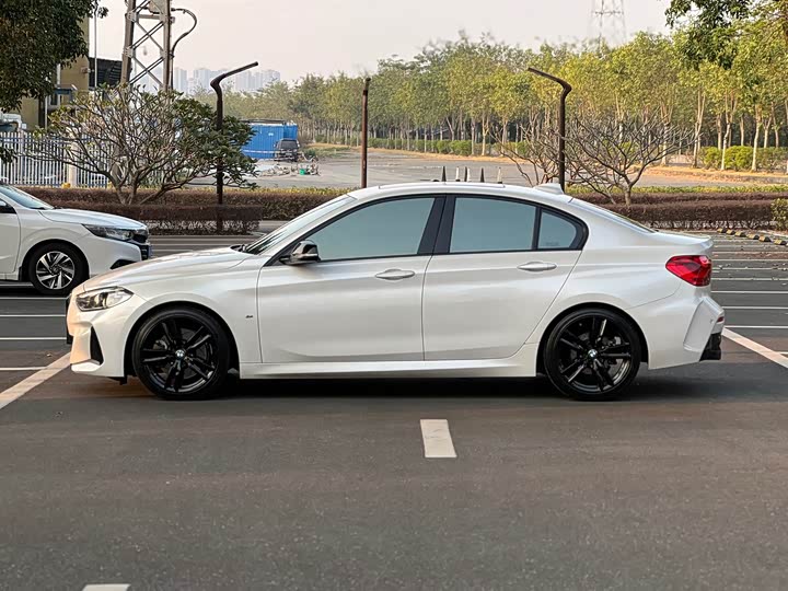 Фото 4 - BMW 1 Series