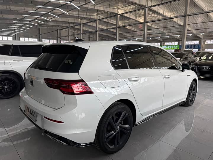 Фото 7 - Volkswagen Golf