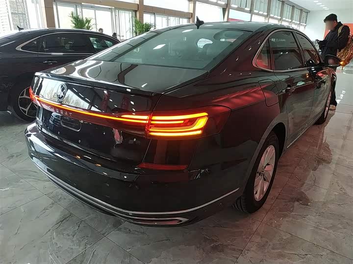 Фото 7 - Volkswagen Passat