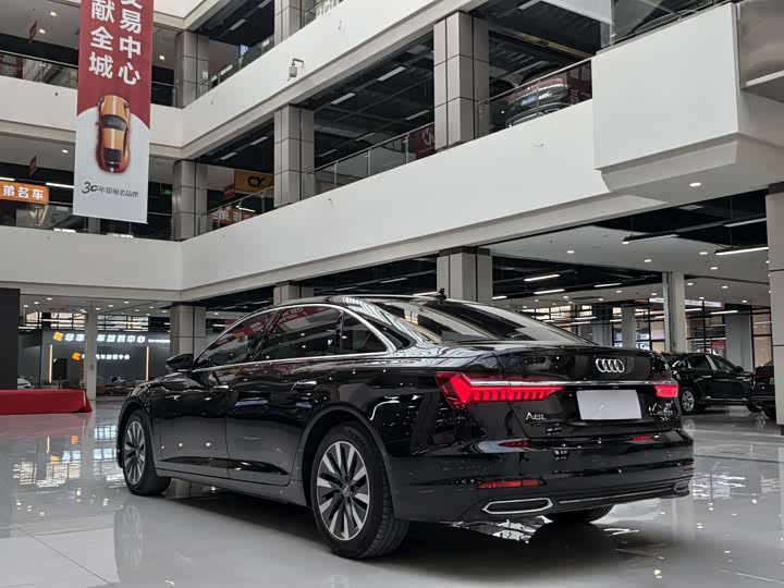 Фото 4 - Audi A6L