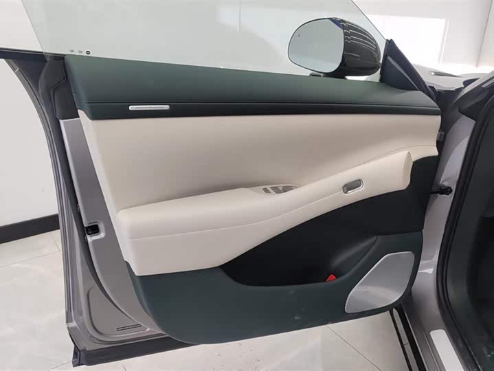 Фото 7 - Xiaomi YU7