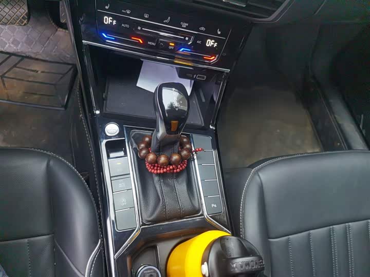 Фото 7 - Volkswagen Passat