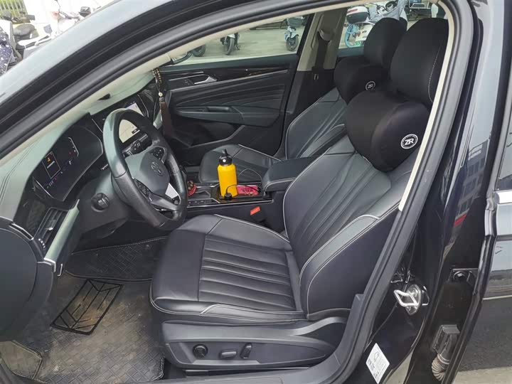 Фото 8 - Volkswagen Passat