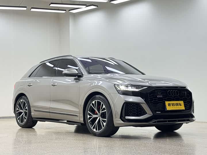 Фото 3 - Audi Q8
