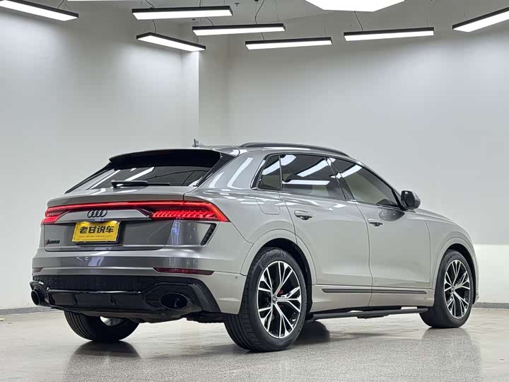 Фото 5 - Audi Q8