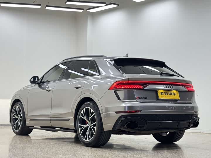 Фото 7 - Audi Q8