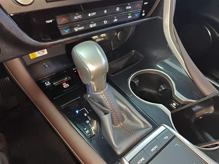 Фото 6 - Lexus RX