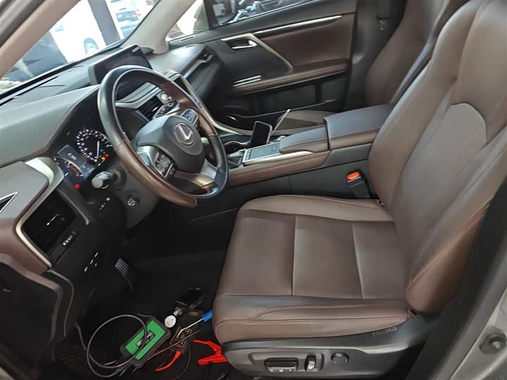 Фото 7 - Lexus RX