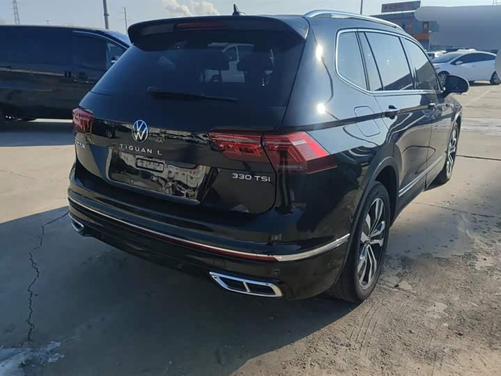 Фото 3 - Volkswagen Tiguan L Pro