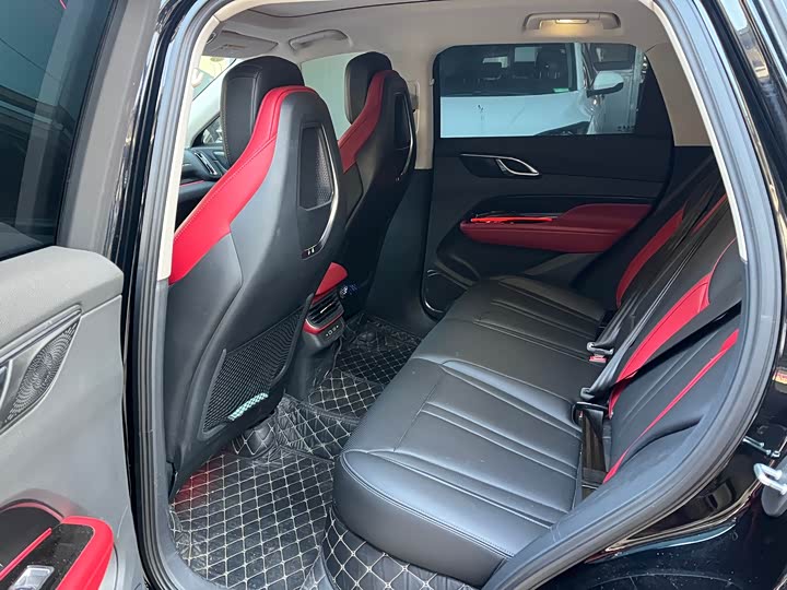 Фото 8 - Hongqi HS3