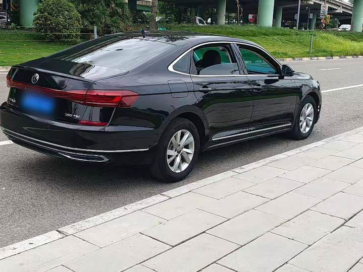Фото 7 - Volkswagen Passat