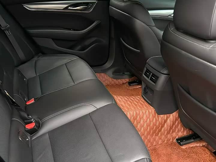 Фото 6 - Cadillac CT5