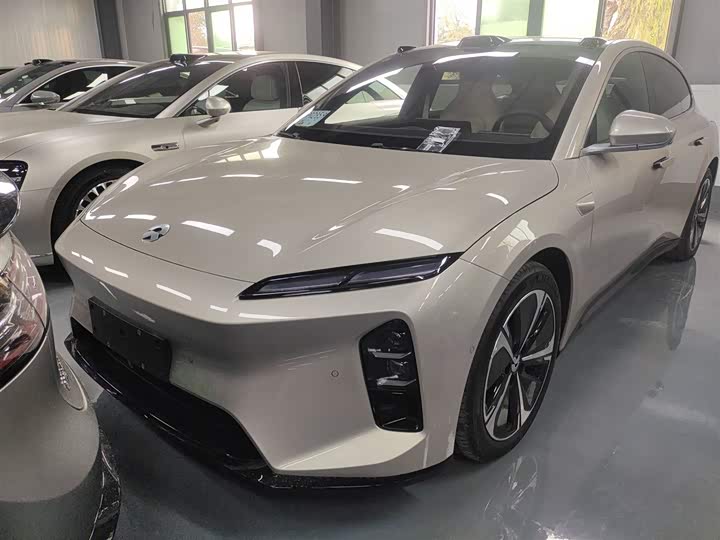Фото 2 - Nio ET5T