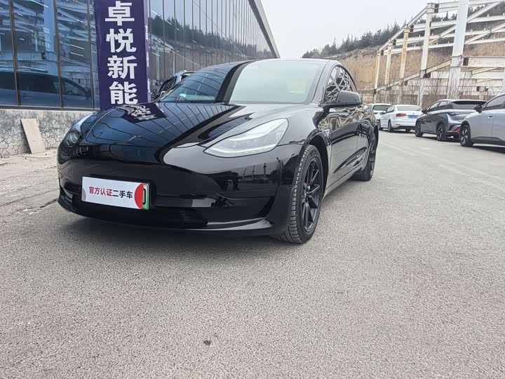 Фото 1 - Tesla Model 3