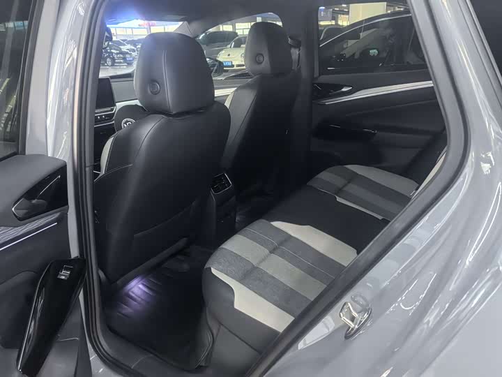 Фото 5 - Tesla Model 3