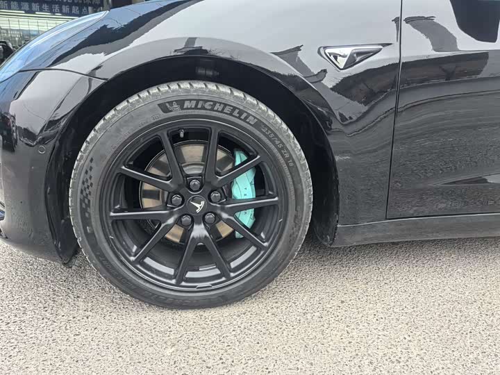 Фото 8 - Tesla Model 3