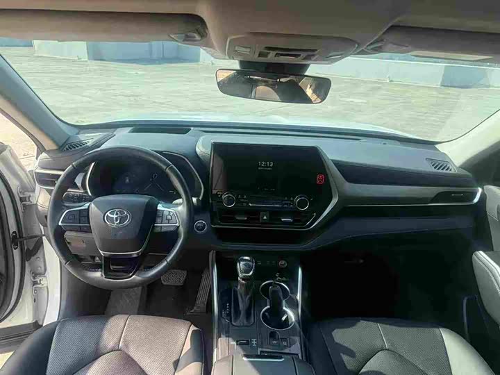 Фото 4 - Toyota Highlander