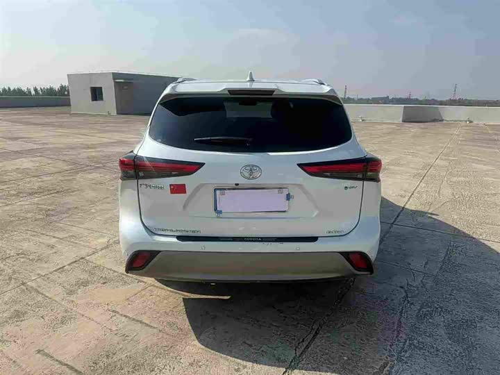 Фото 8 - Toyota Highlander