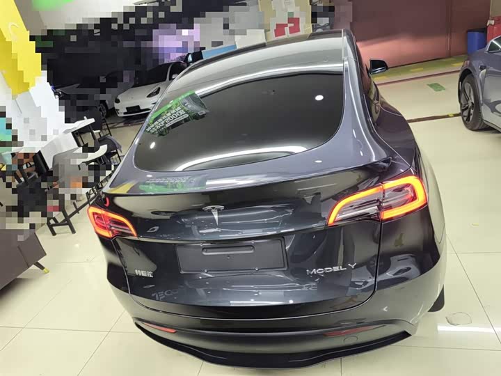 Фото 6 - Tesla Model Y