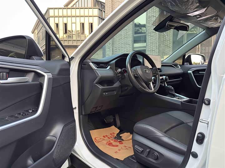 Фото 5 - Toyota Wildlander