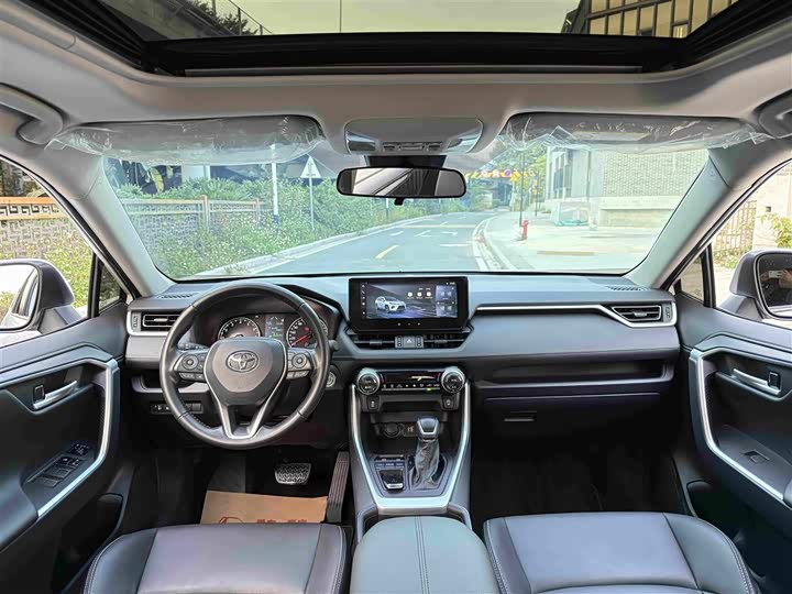 Фото 8 - Toyota Wildlander