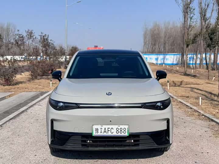 Фото 2 - Leapmotor C10