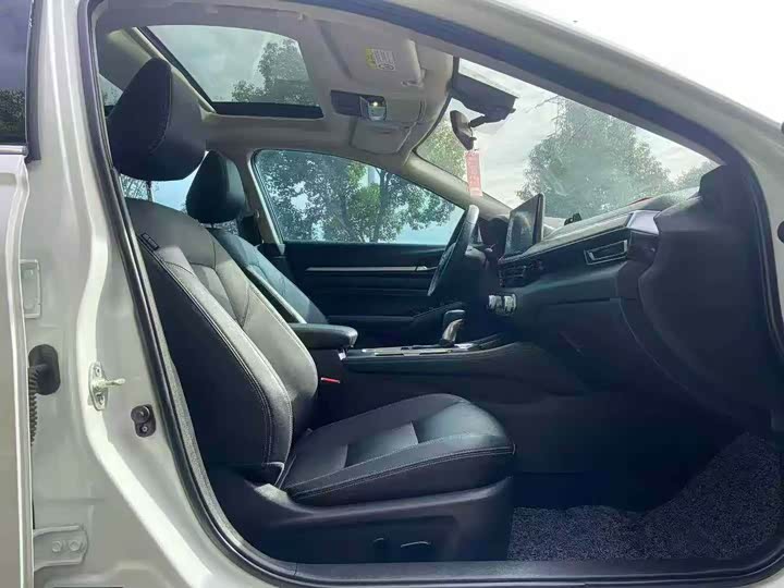 Фото 7 - Nissan Teana