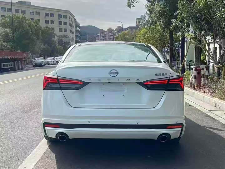 Фото 9 - Nissan Teana