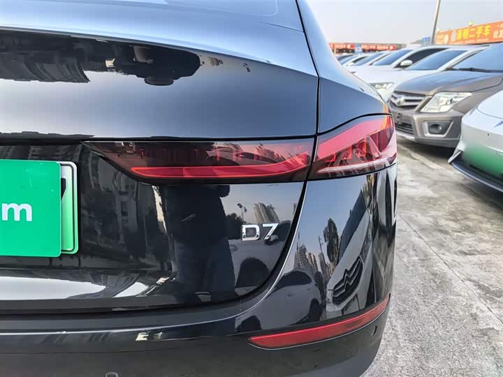 Фото 8 - Roewe D7