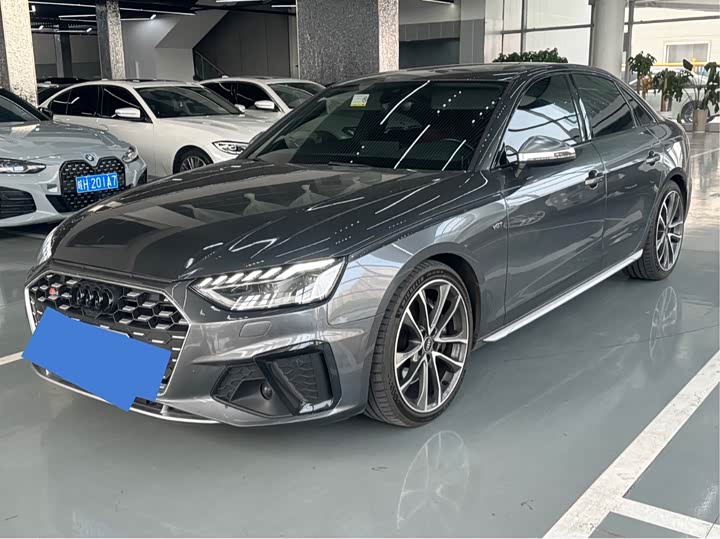 Фото 1 - Audi S4