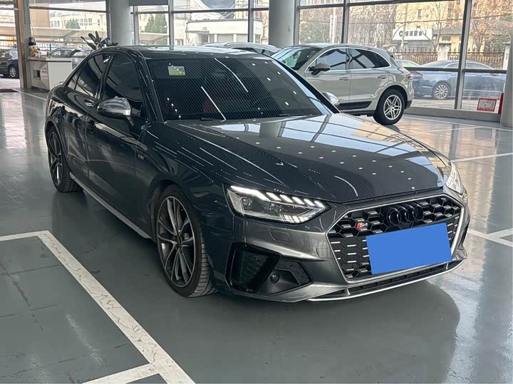 Фото 3 - Audi S4