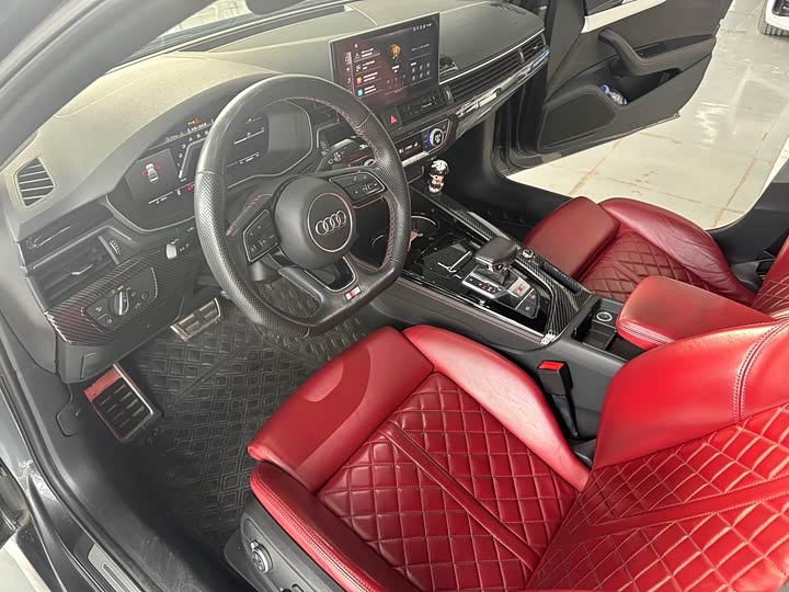 Фото 9 - Audi S4