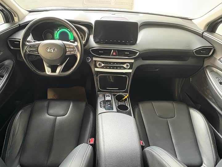 Фото 4 - Hyundai Santa Fe