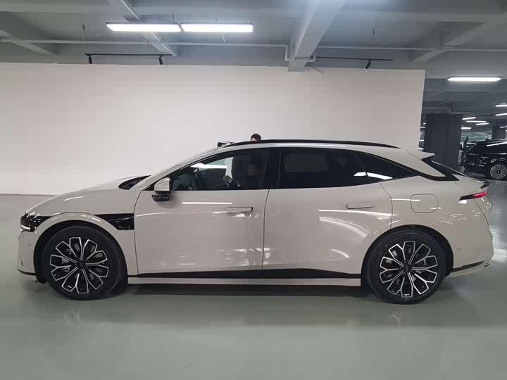 Фото 5 - Zeekr 007 GT