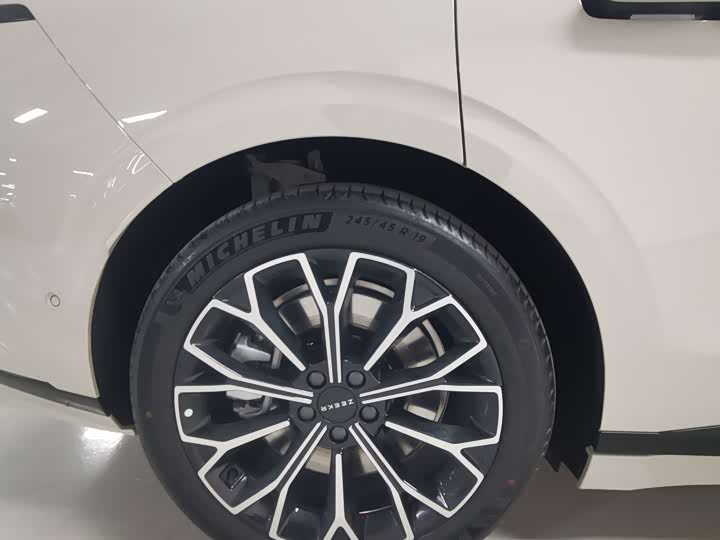 Фото 7 - Zeekr 007 GT