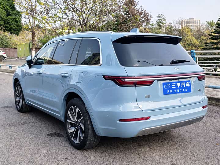 Фото 4 - LiXiang One