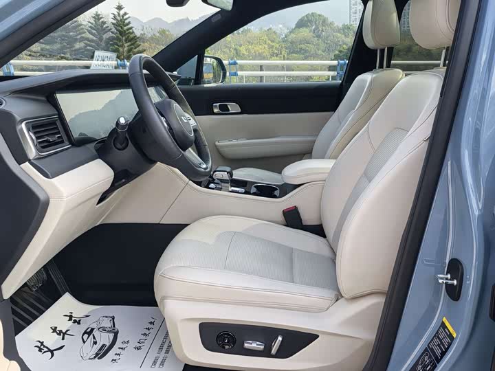 Фото 8 - LiXiang One