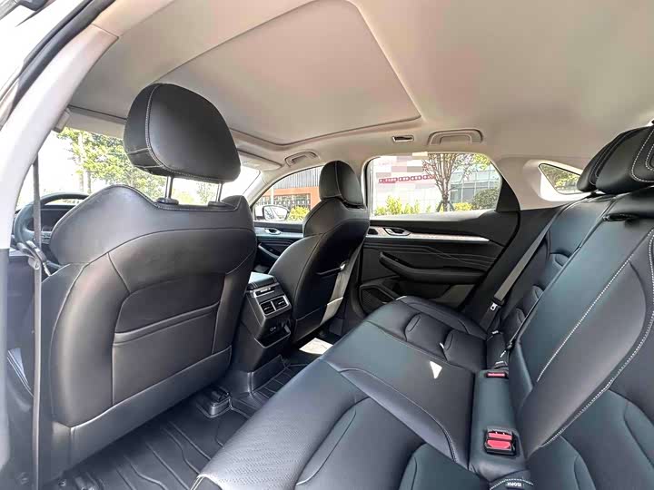 Фото 5 - Geely Preface