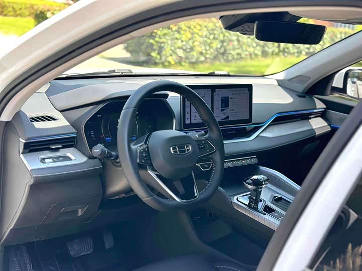 Фото 7 - Geely Preface