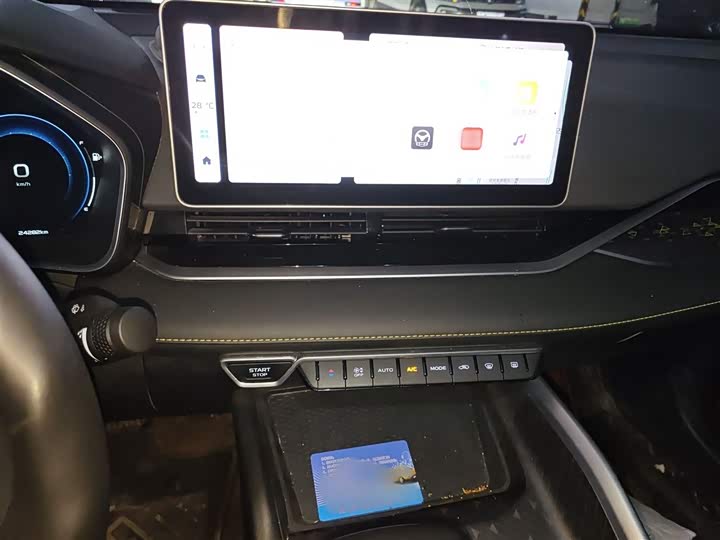 Фото 6 - Geely Preface